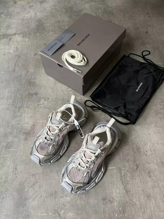 Balenciaga 3XL Gri - Glimmer of Luxury