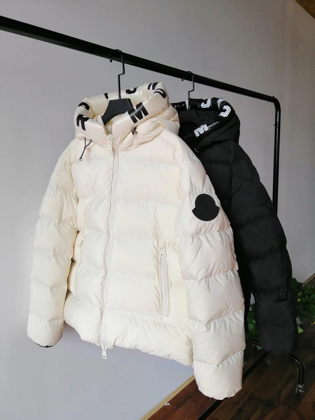 Moncler Yeni Sezon Mont - Glimmer of Luxury