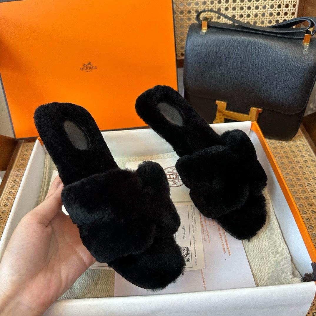 Hermès Oran Siyah Teddy Bear Sandalet