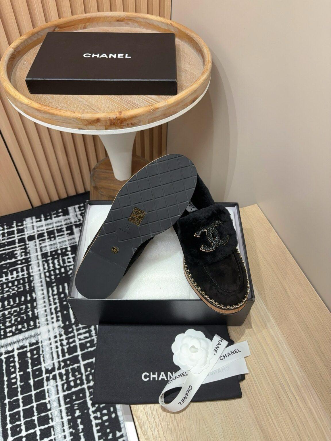 Chanel S24/25 Kürklü Mokasen