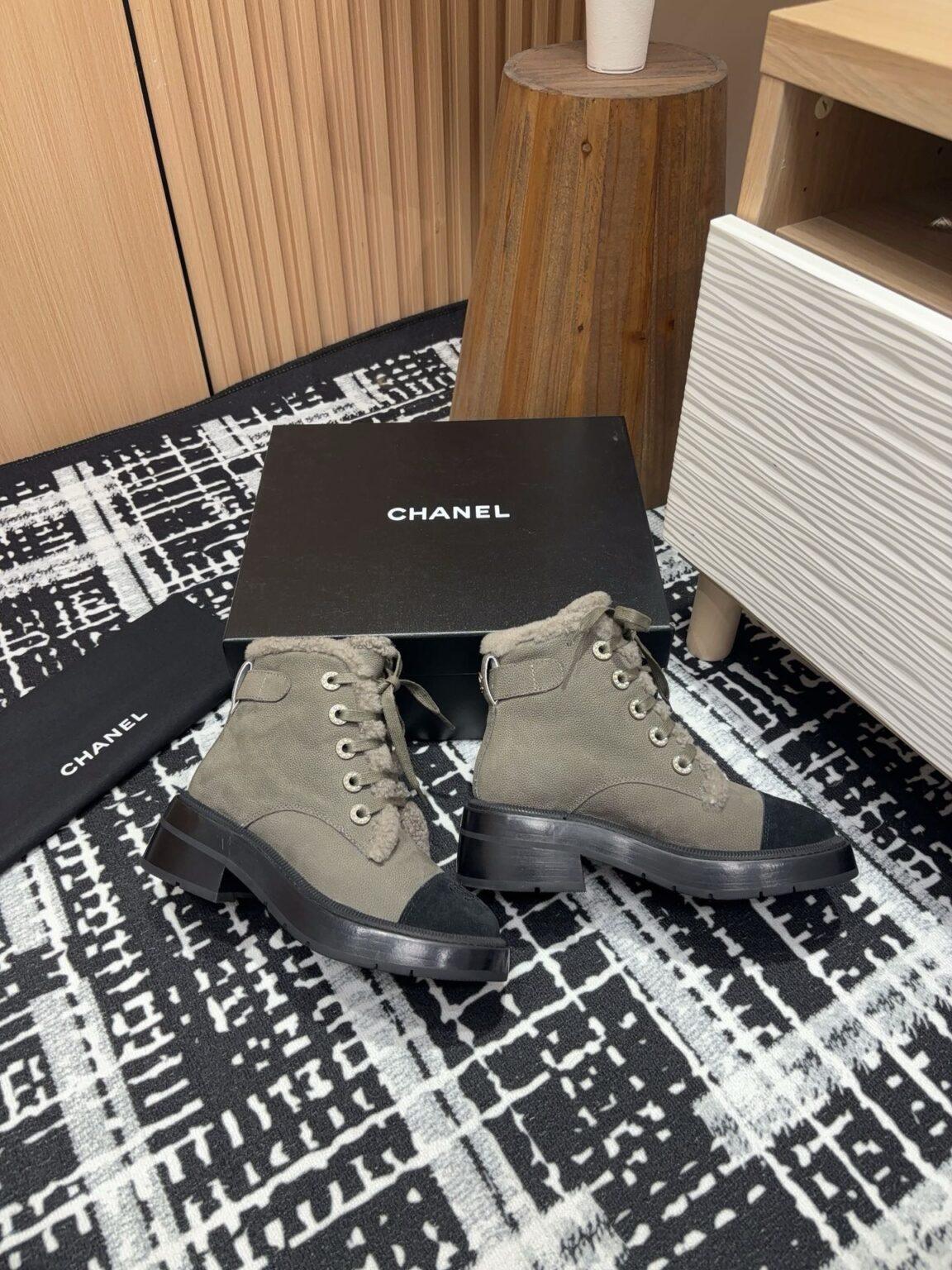 Chanel S24 Kürklü Kısa Bot