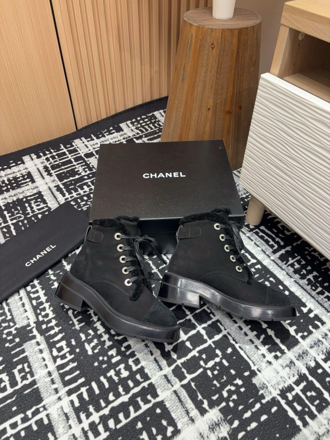 Chanel S24 Kürklü Kısa Bot