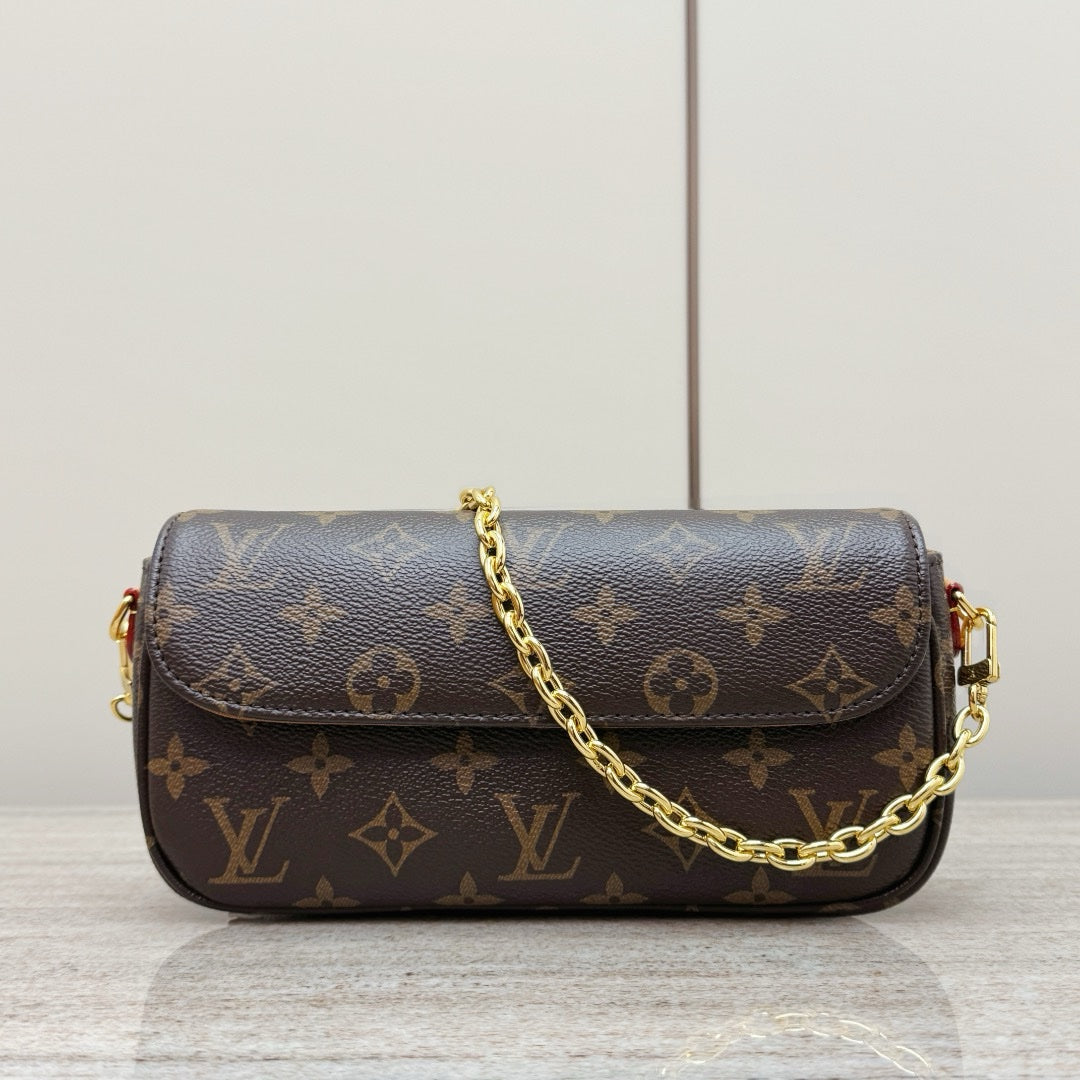 LV Zincirli Cüzdan Ivy Monogram Tuval