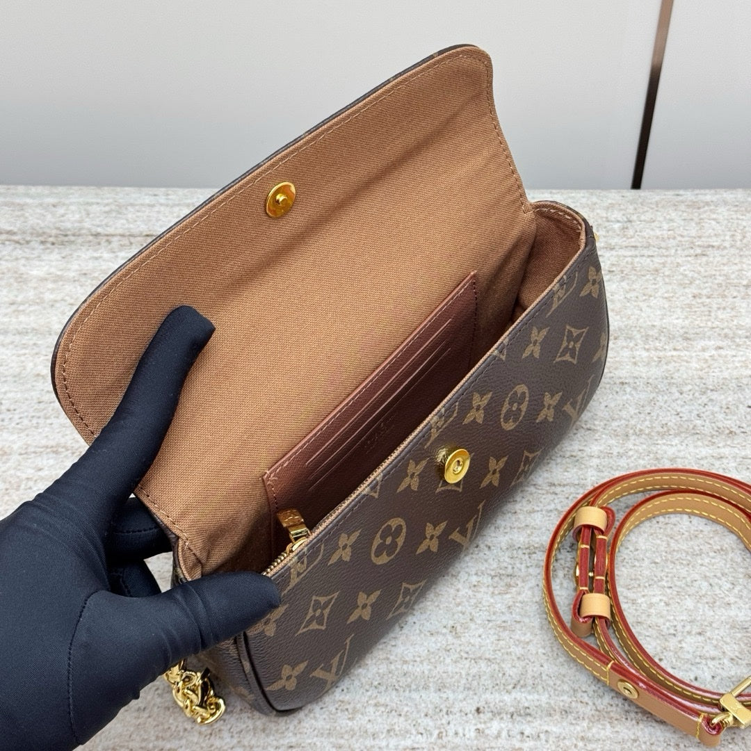 LV Zincirli Cüzdan Ivy Monogram Tuval