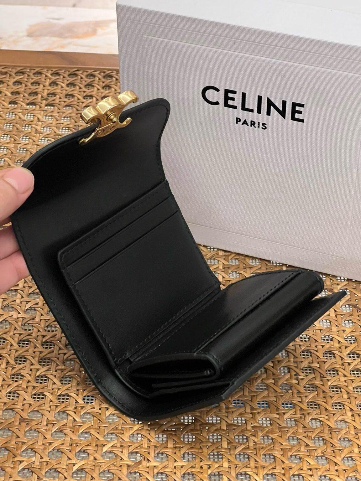 Celine Triomphe Parlak Dana Derisi Küçük Kapaklı Cüzdan