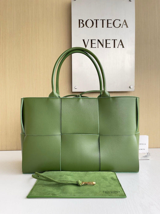 Bottega Veneta Ekstra Büyük Dikdörtgen Tote Çanta