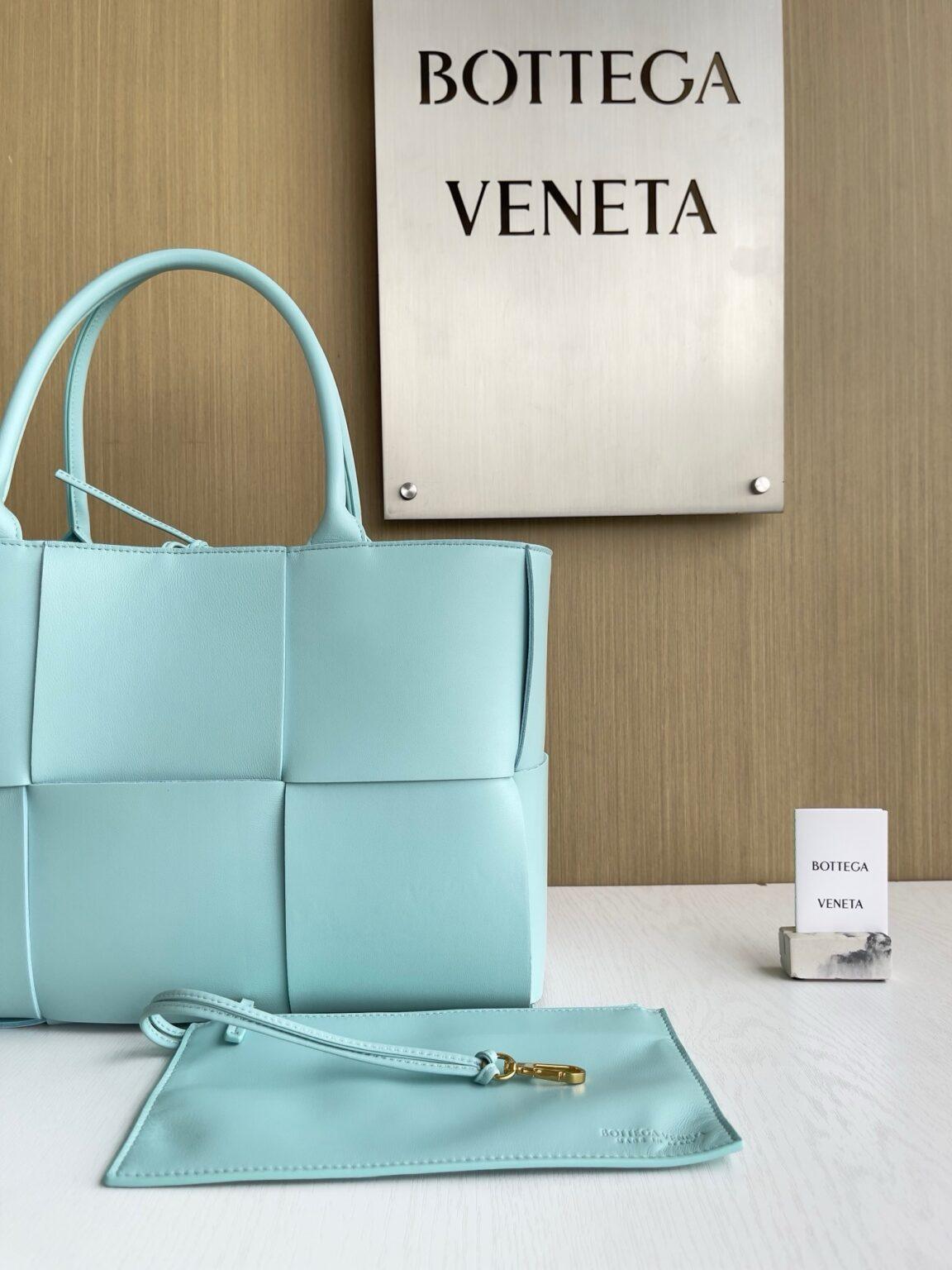 Bottega Veneta Ekstra Büyük Dikdörtgen Tote Çanta