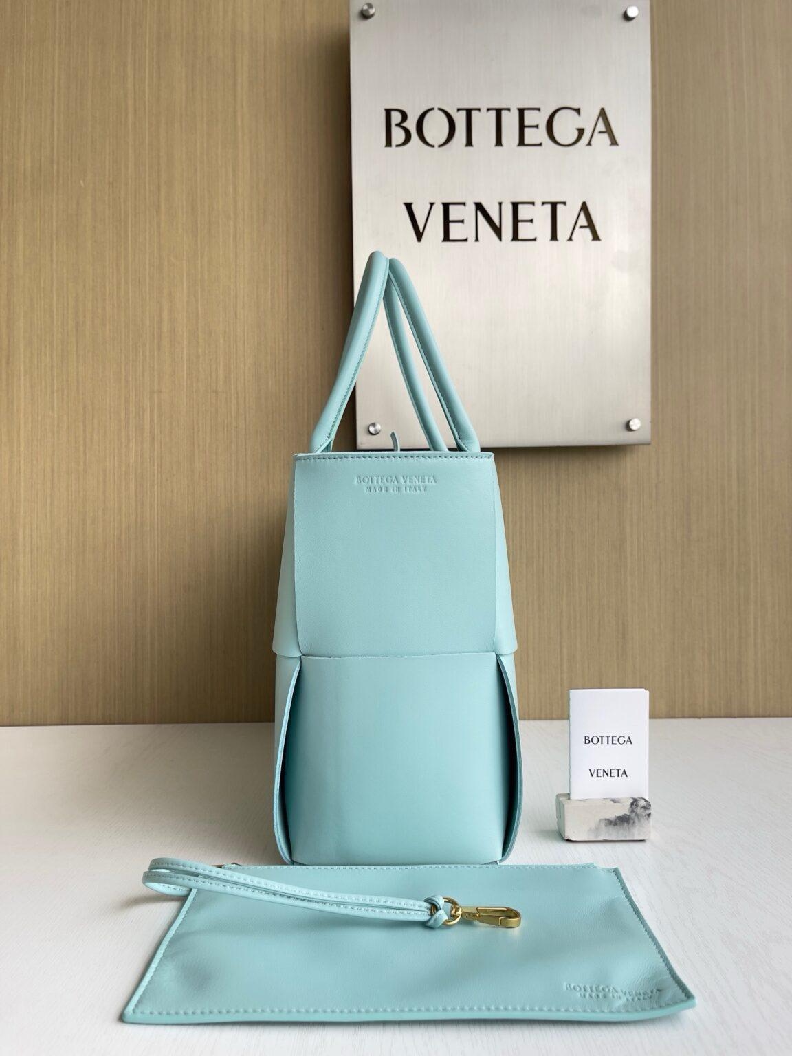 Bottega Veneta Ekstra Büyük Dikdörtgen Tote Çanta