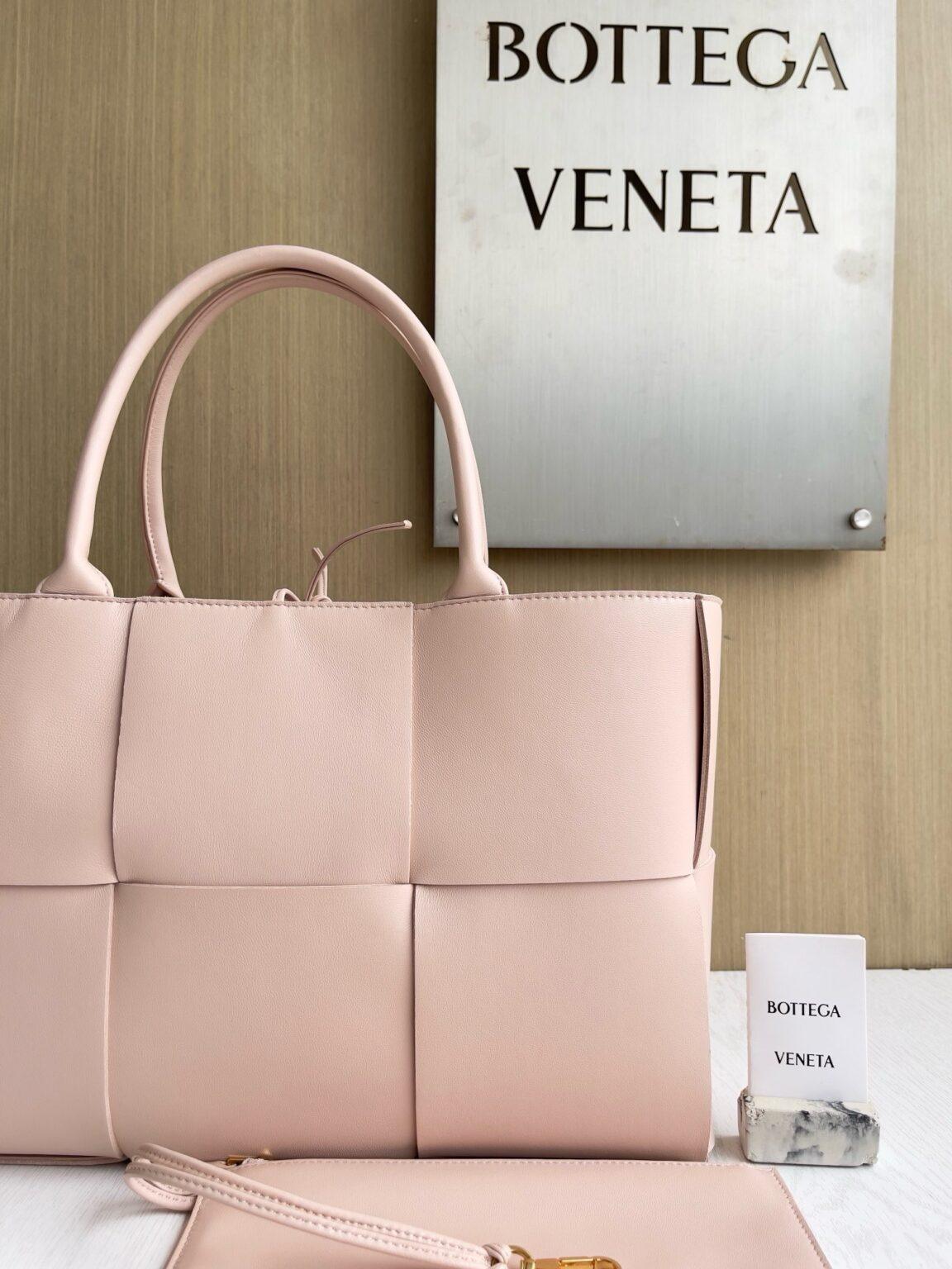 Bottega Veneta Ekstra Büyük Dikdörtgen Tote Çanta