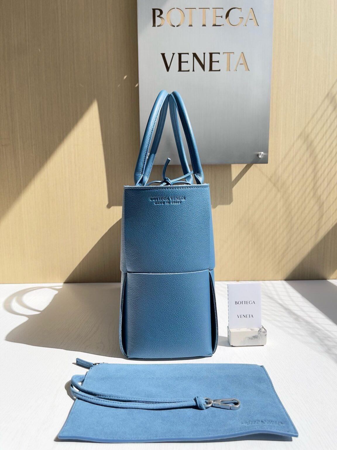 Bottega Veneta Ekstra Büyük Dikdörtgen Tote Çanta