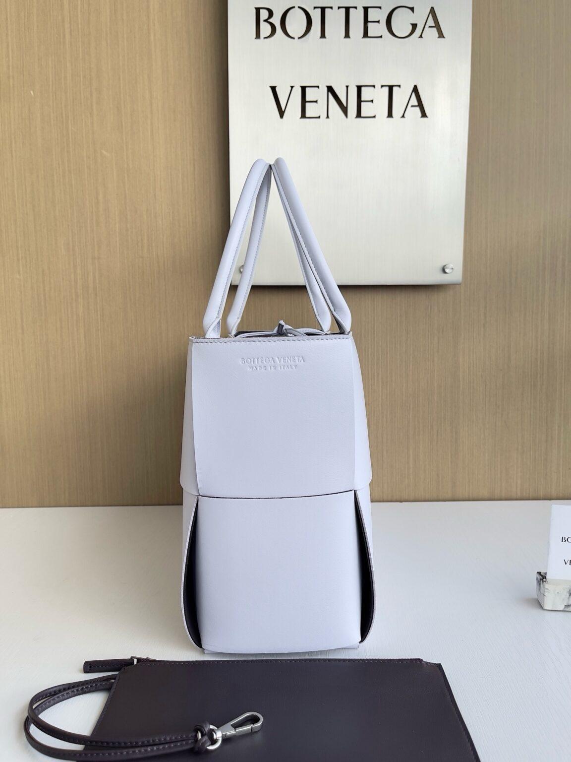 Bottega Veneta Ekstra Büyük Dikdörtgen Tote Çanta