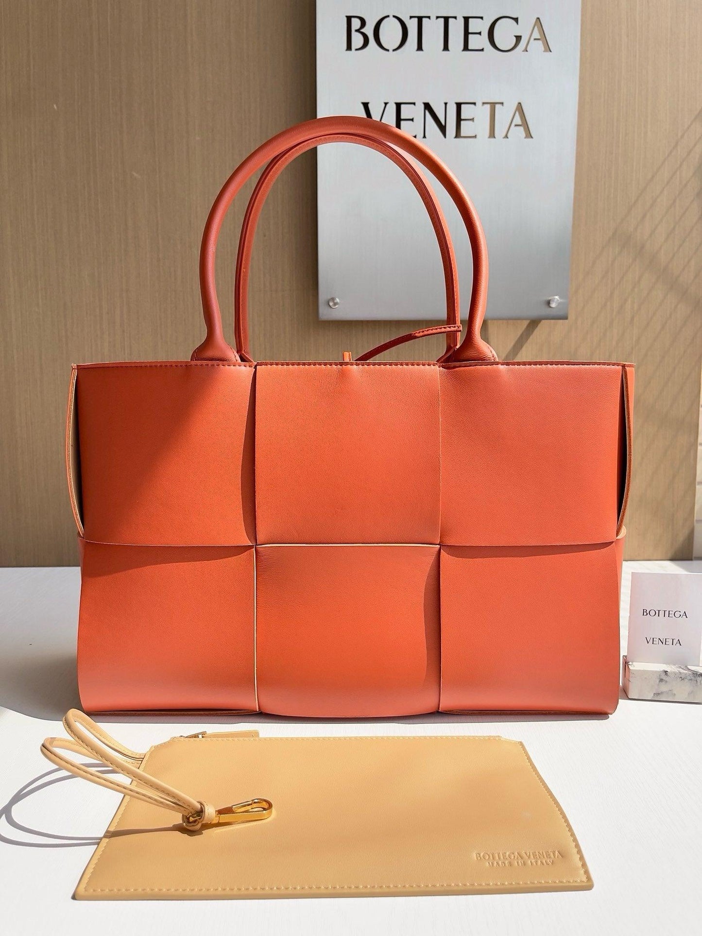 Bottega Veneta Ekstra Büyük Dikdörtgen Tote Çanta