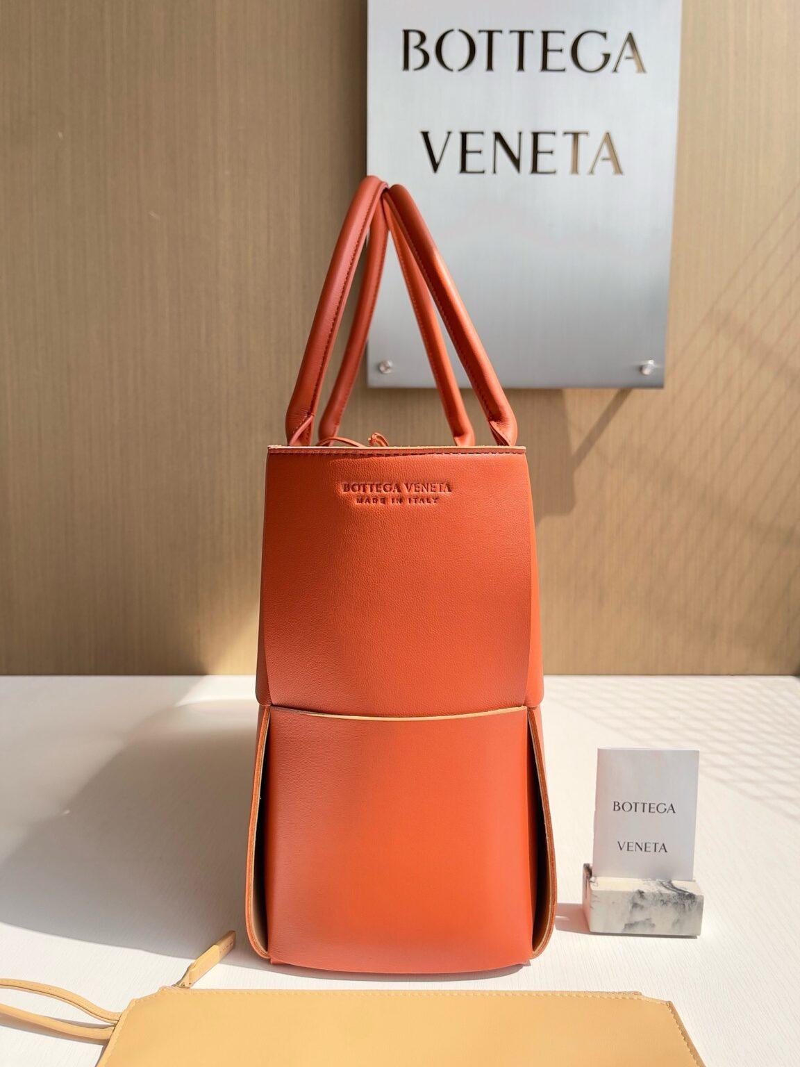 Bottega Veneta Ekstra Büyük Dikdörtgen Tote Çanta