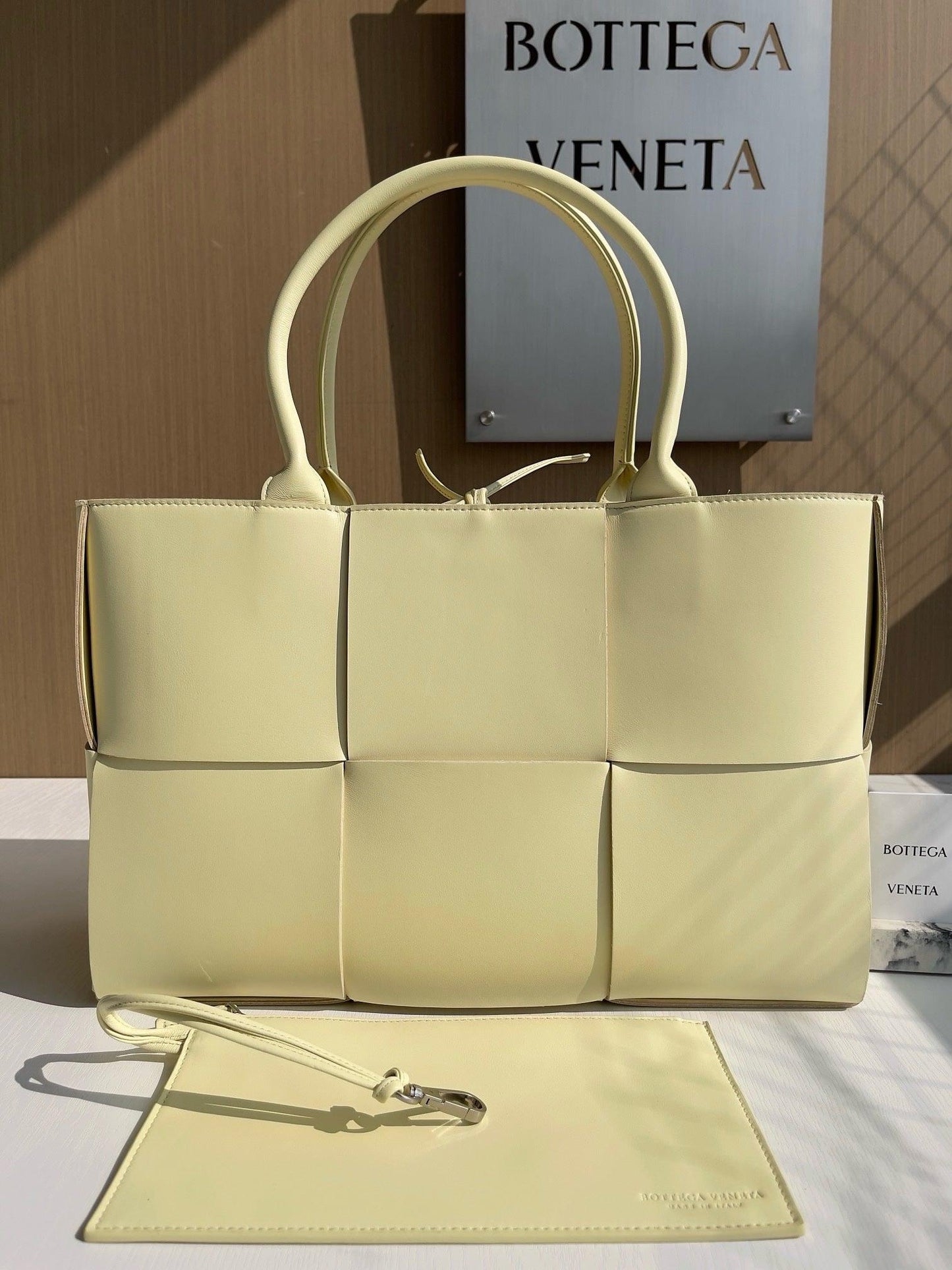 Bottega Veneta Ekstra Büyük Dikdörtgen Tote Çanta