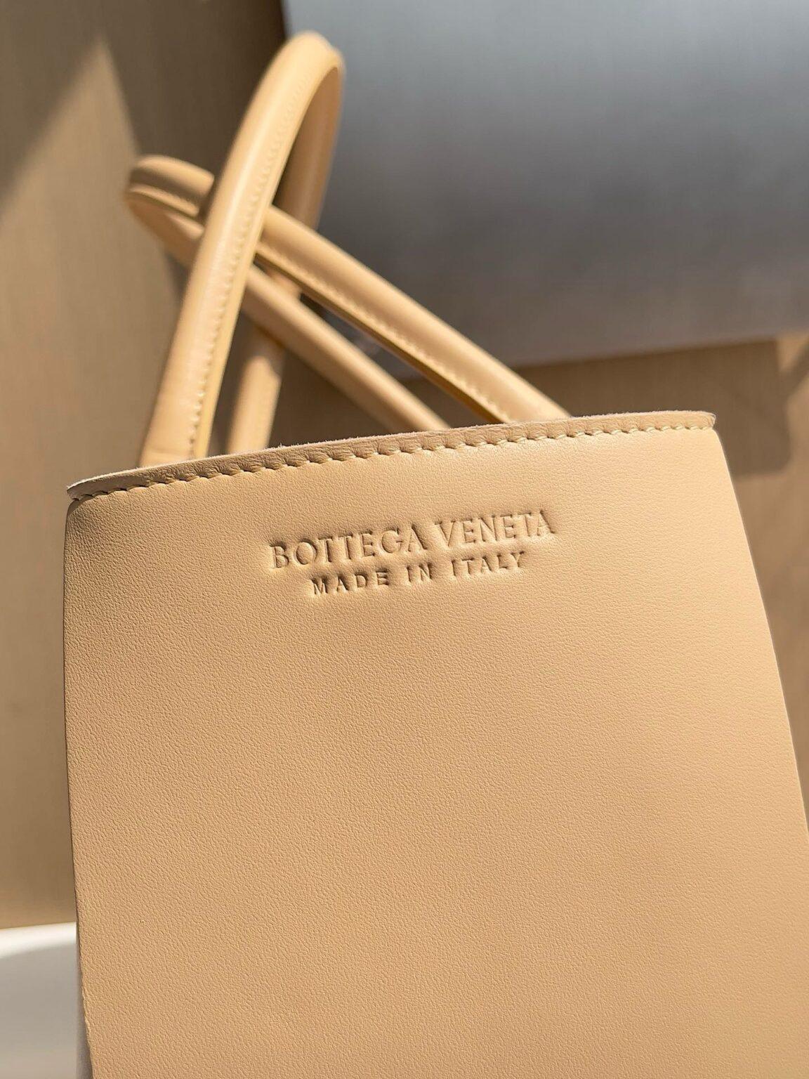 Bottega Veneta Ekstra Büyük Dikdörtgen Tote Çanta