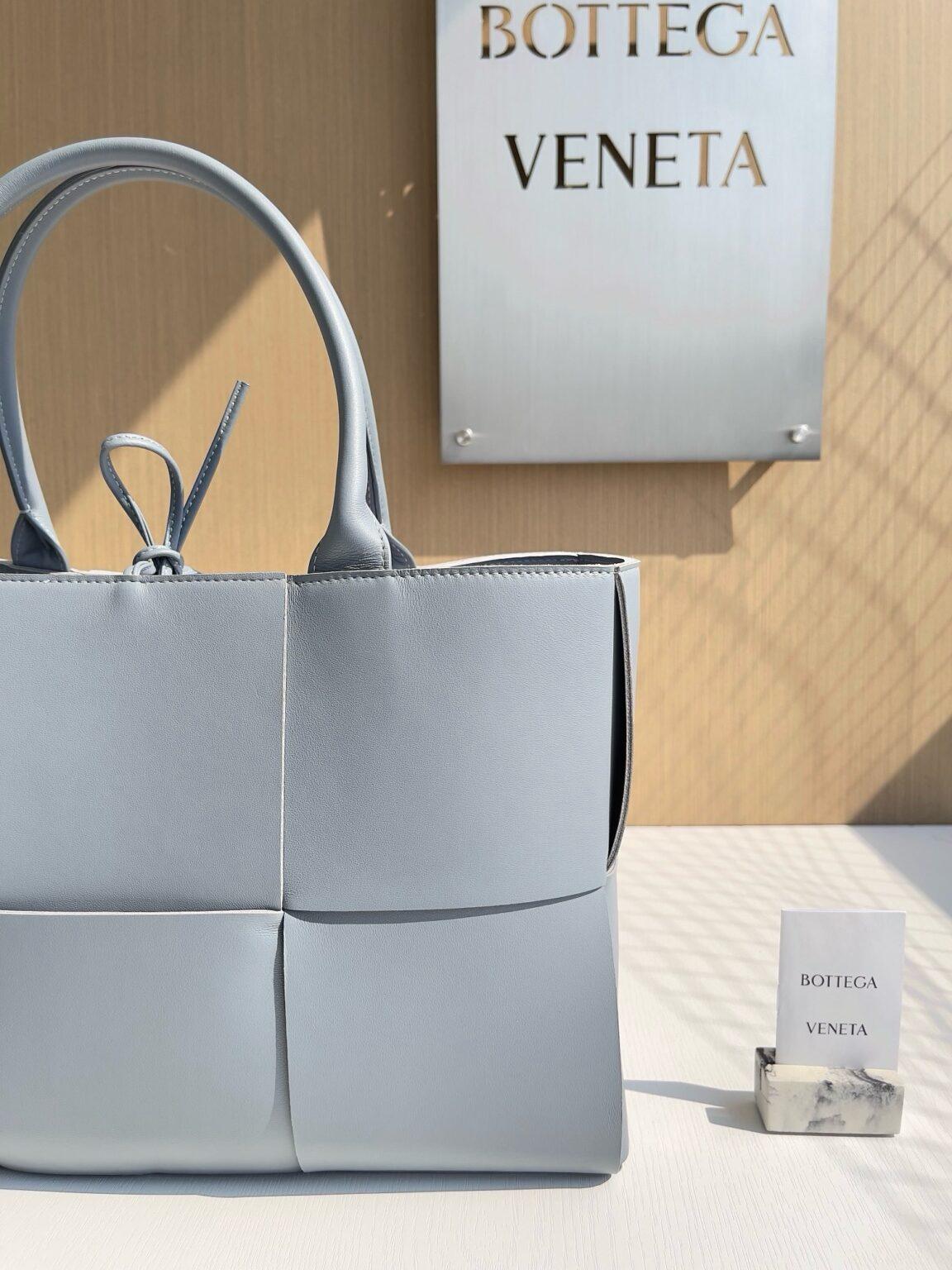 Bottega Veneta Ekstra Büyük Dikdörtgen Tote Çanta