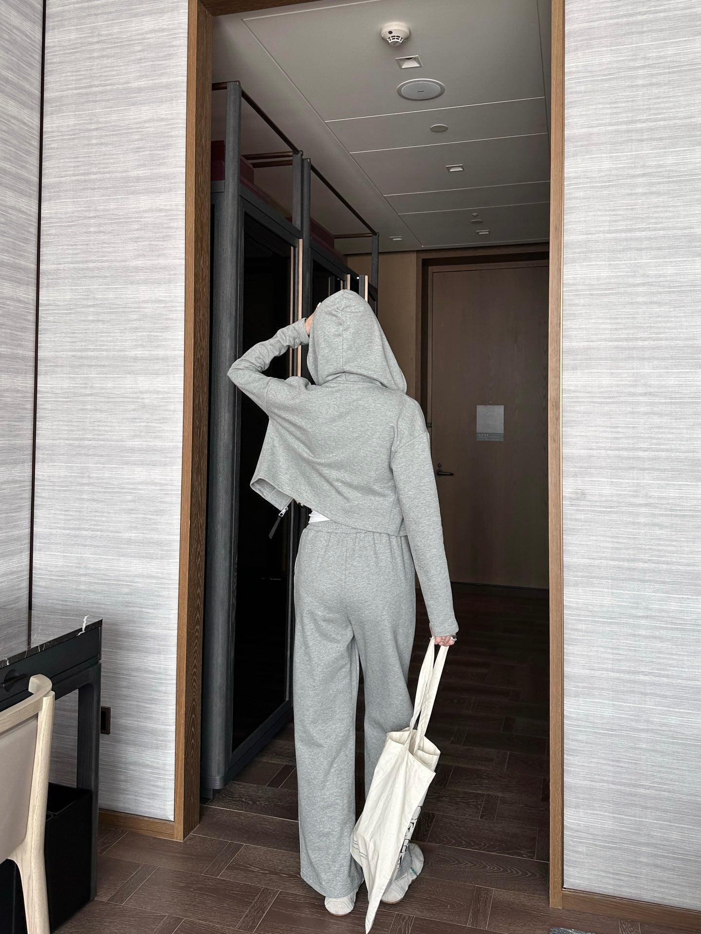 loewe sports suit