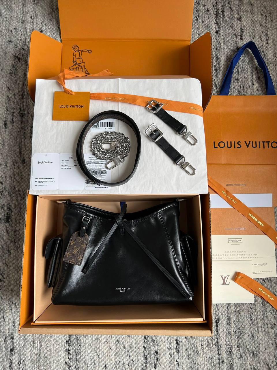 Louis Vuitton CarryAll Cargo PM El Çantası