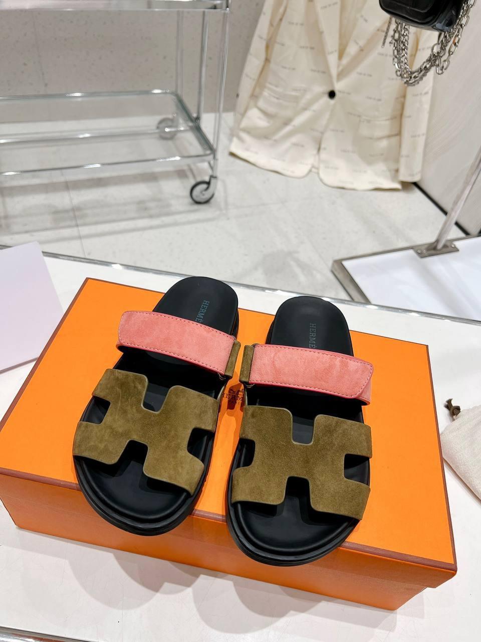 Hermès Chypre Sandals - Glimmer of Luxury