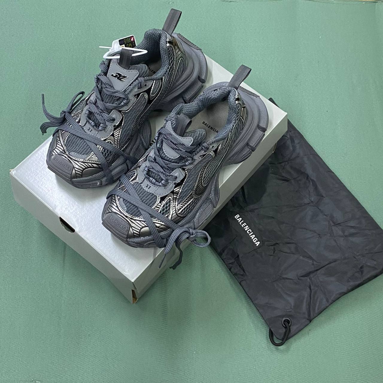 Balenciaga 3XL Dark Gray – Glimmer of Luxury