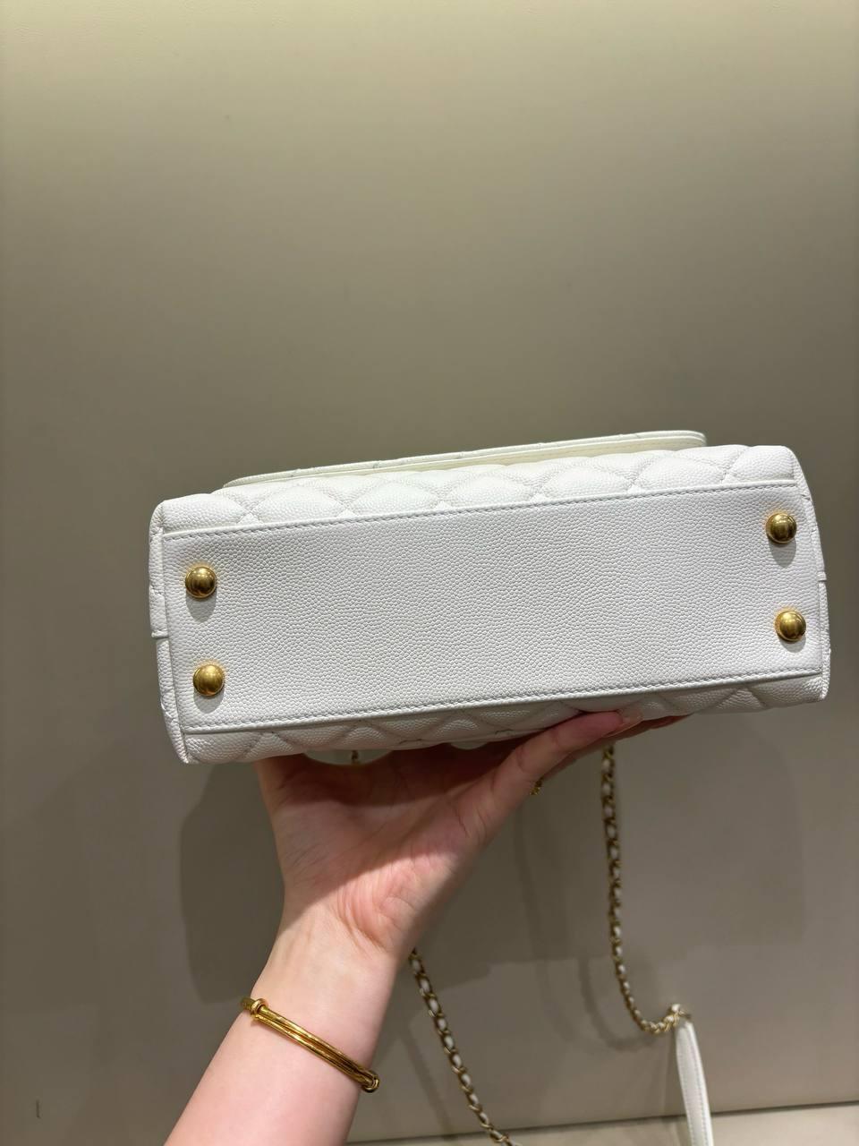 Chanel Küçük 24cm Coco Saplı Kapak Beyaz Havyar Deri Çanta