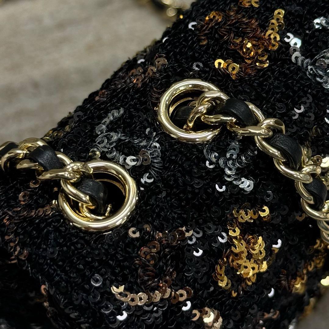 Chanel Sequin Logo Küçük Kapaklı Çanta Açık Altın Donanım