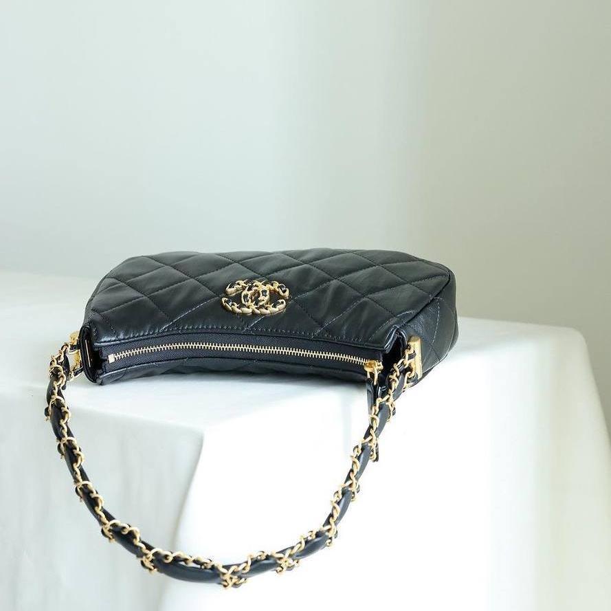 Chanel 23K Hobo Çanta