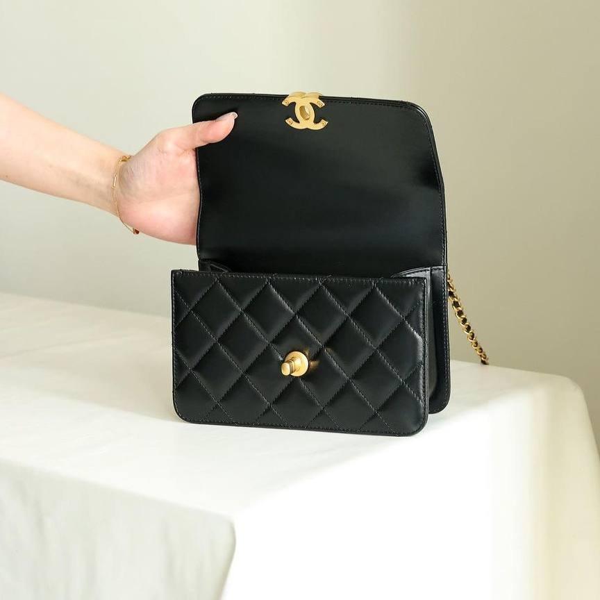 Chanel Mini Double Pearl Crush 19cm in Black Calfskin Ghw