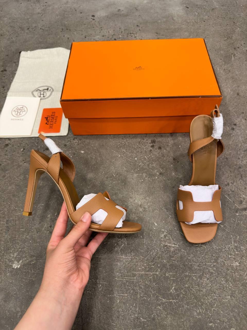 Hermès Ella 105 Sandal Altın