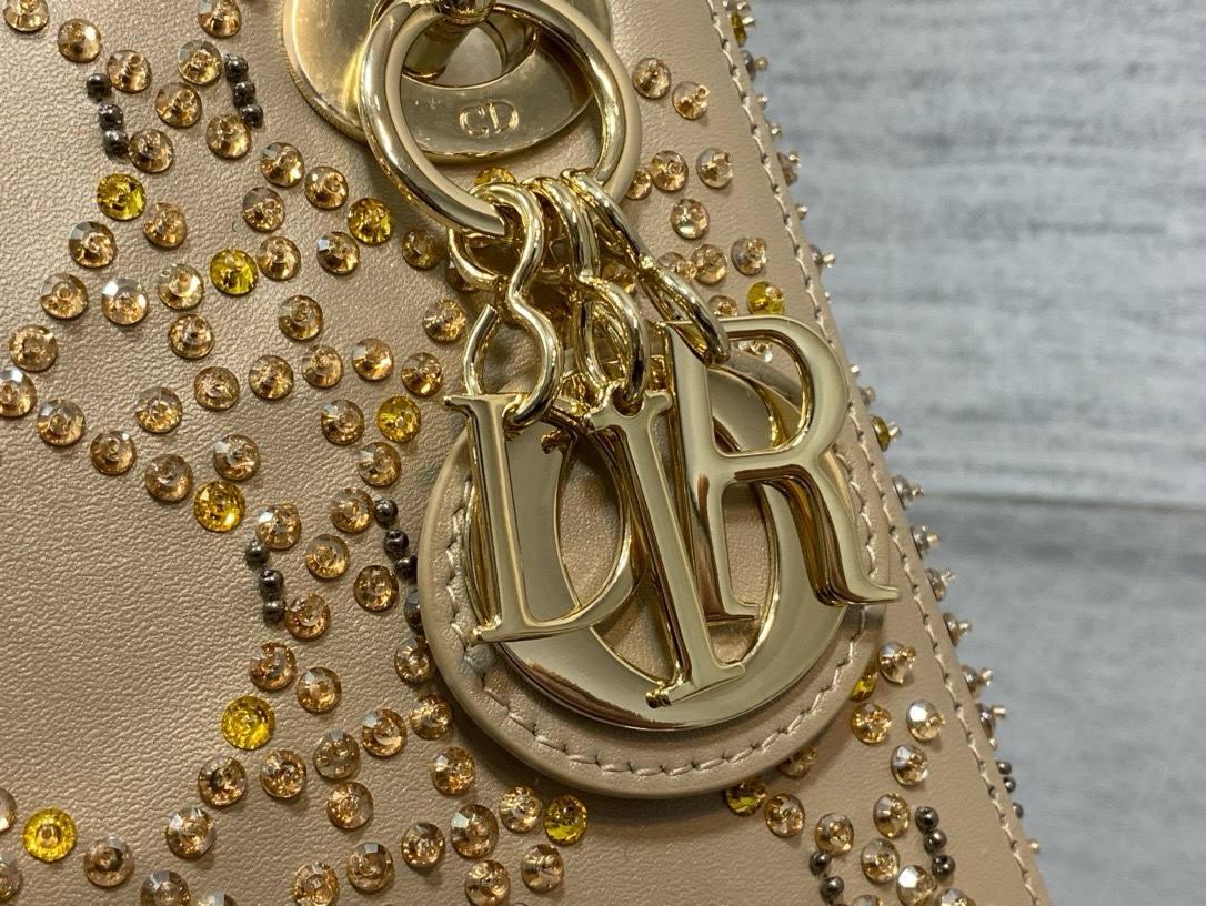 Christian Dior Mini Lady Sınırlı Sürüm