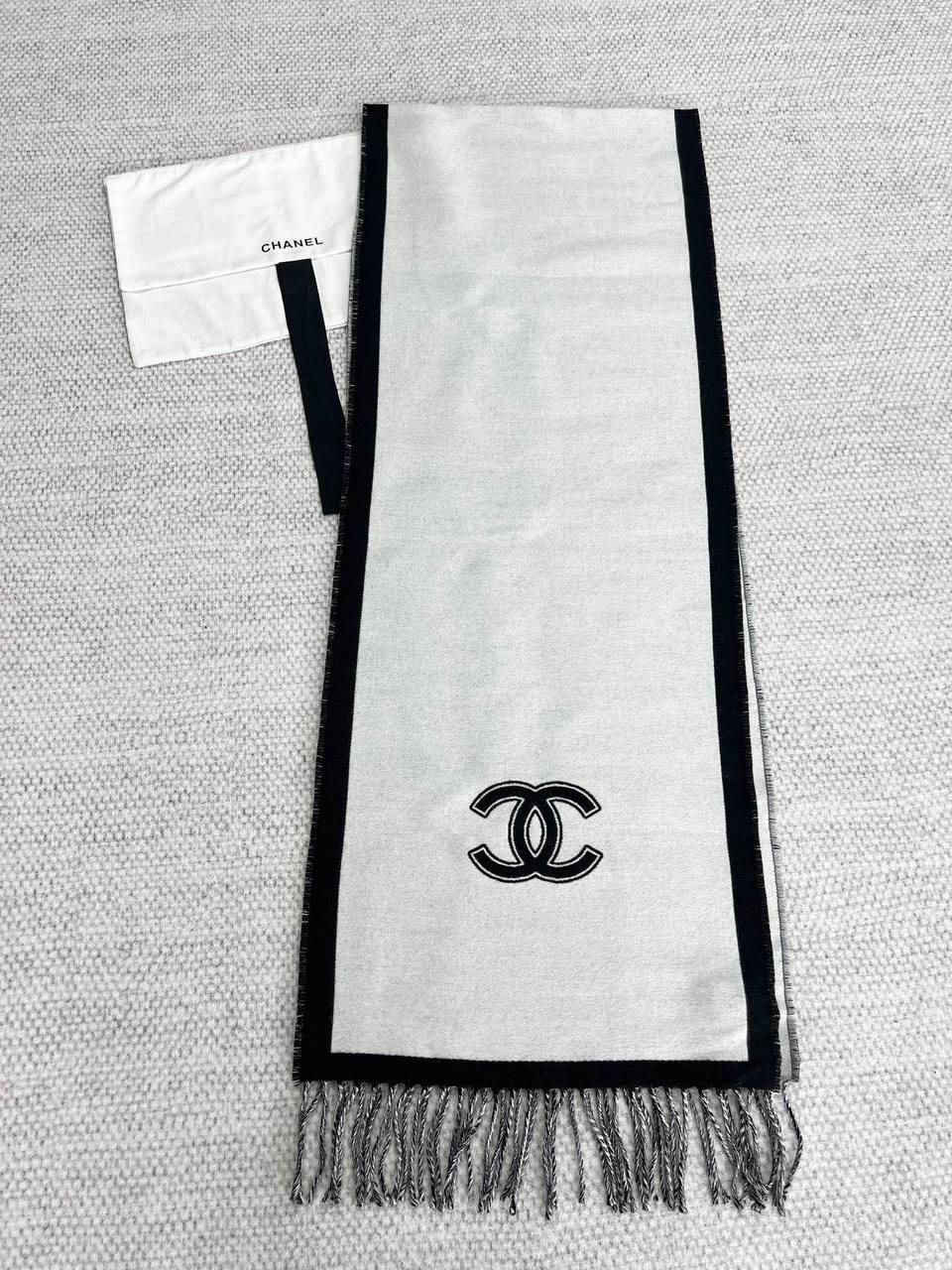 Chanel Atkı