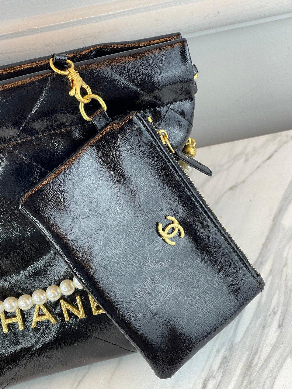 Chanel Siyah Dana Derisi Küçük Kova Çantası İnci Takılar İle