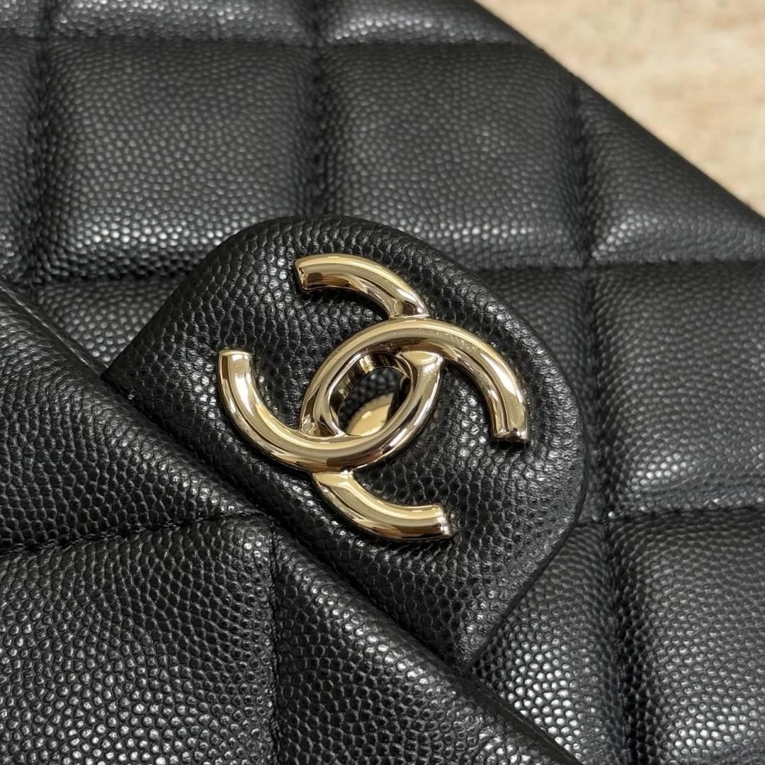 Chanel Retrofit 24P Havyar