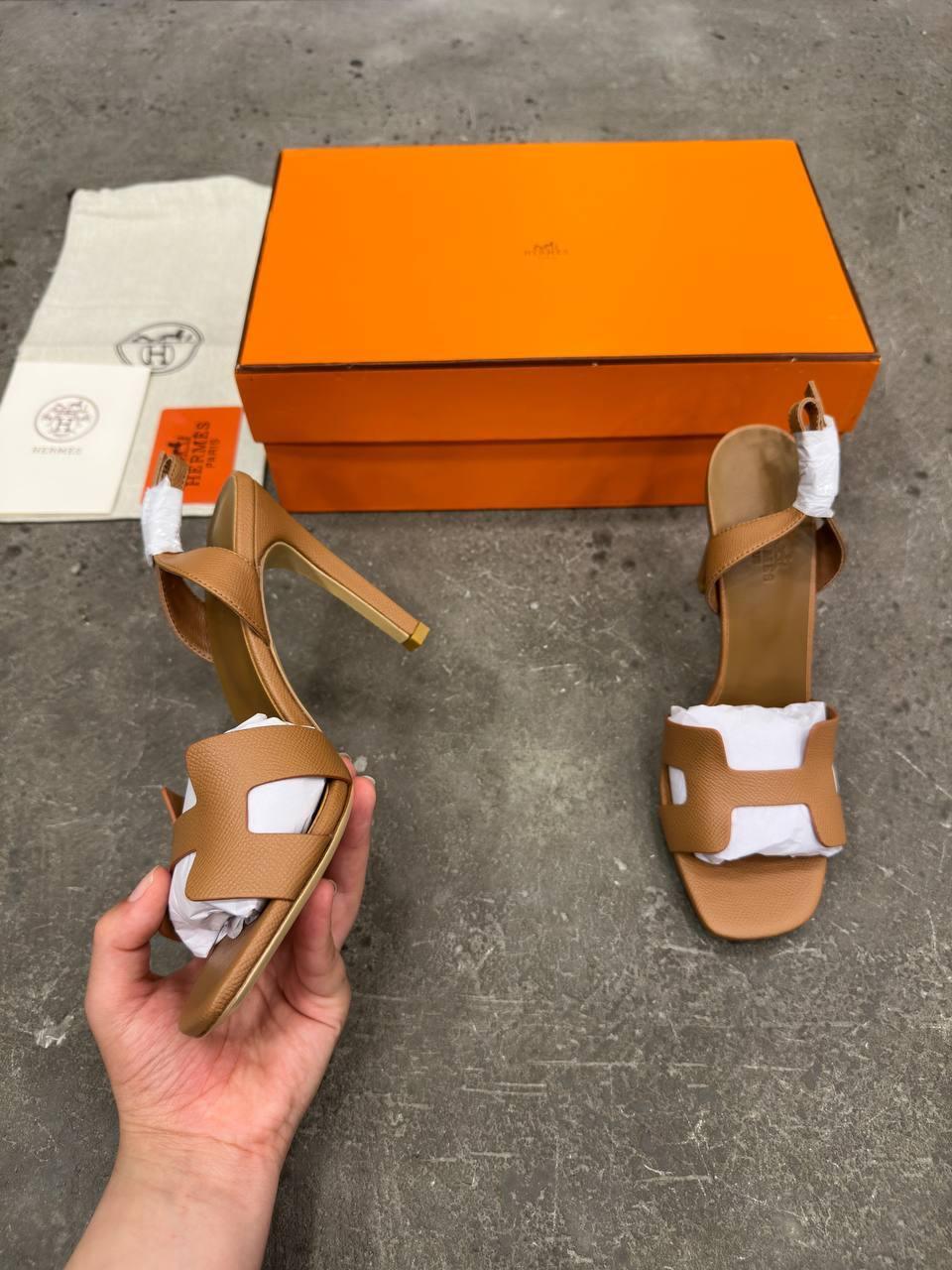 Hermès Ella 105 Sandal Altın