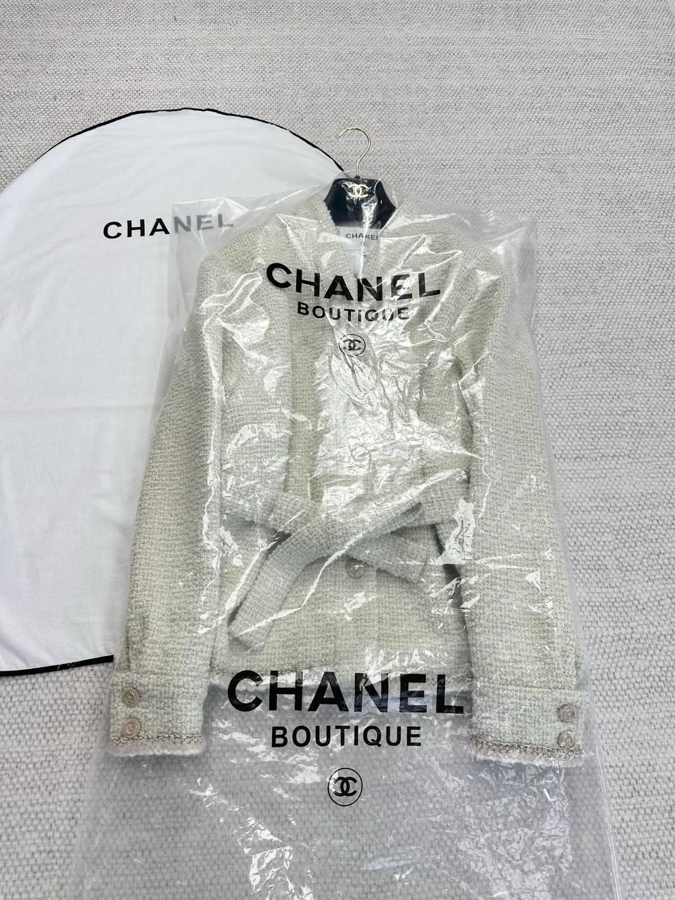 Chanel 2025 Kış 24K, NWT Kaşmir Tüvit Ekru Ceket Blazer W/ Kemerli, MSRP