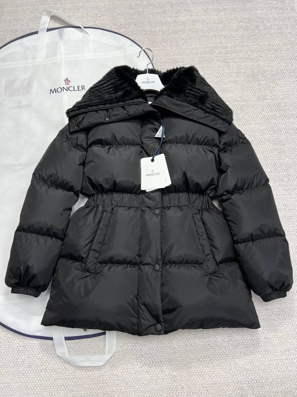 Moncler Cupidone Siyah Kapüşonlu Puff Mont