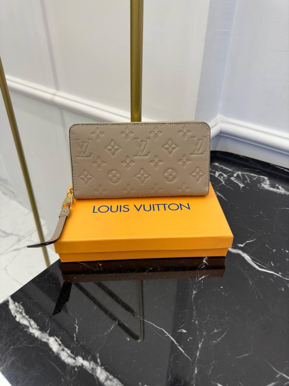 Louis Vuitton Zippy Cüzdan