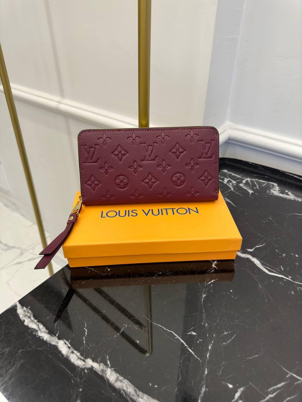 Louis Vuitton Zippy Cüzdan