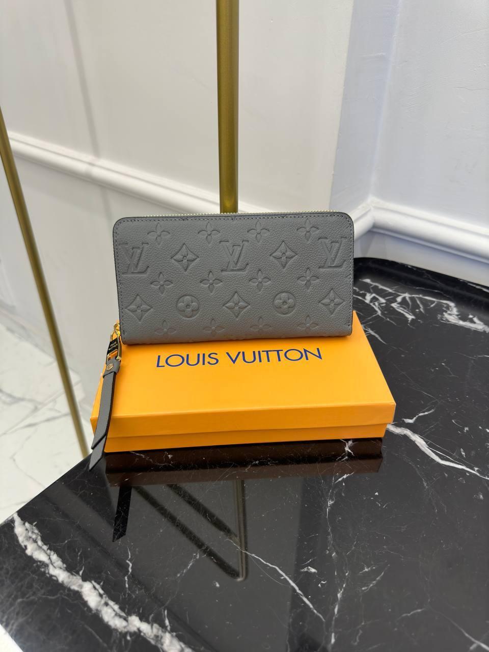 Louis Vuitton Zippy Cüzdan