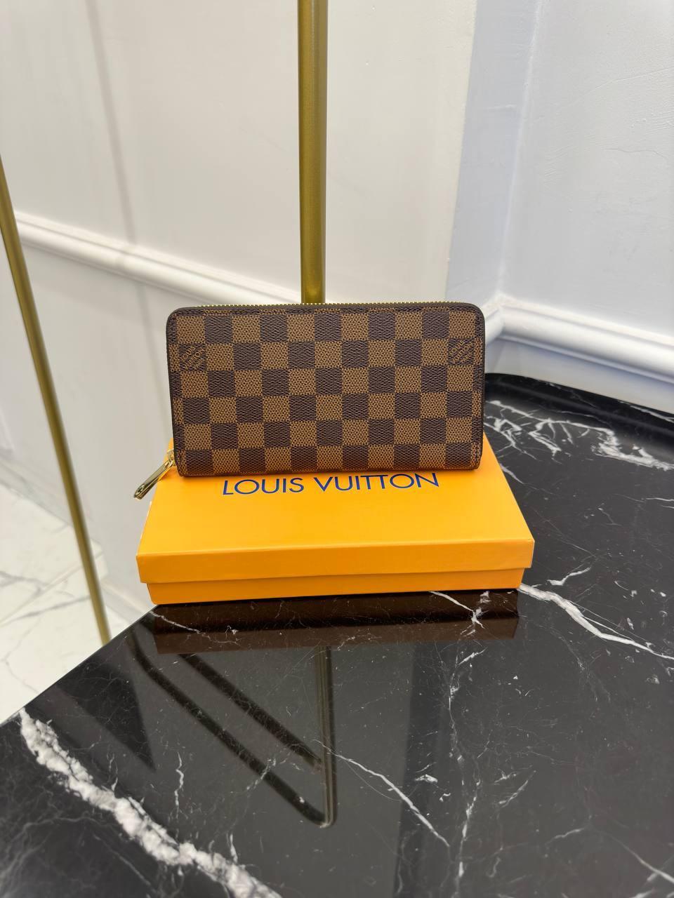 Louis Vuitton Zippy Cüzdan