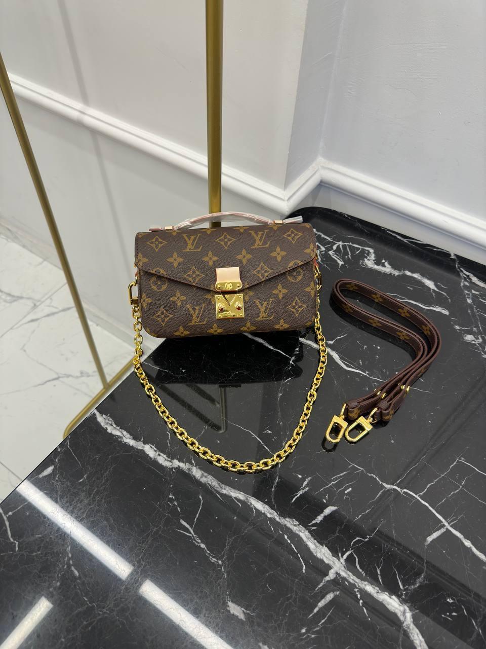 Louis Vuitton Pochette Métis Doğu Batı