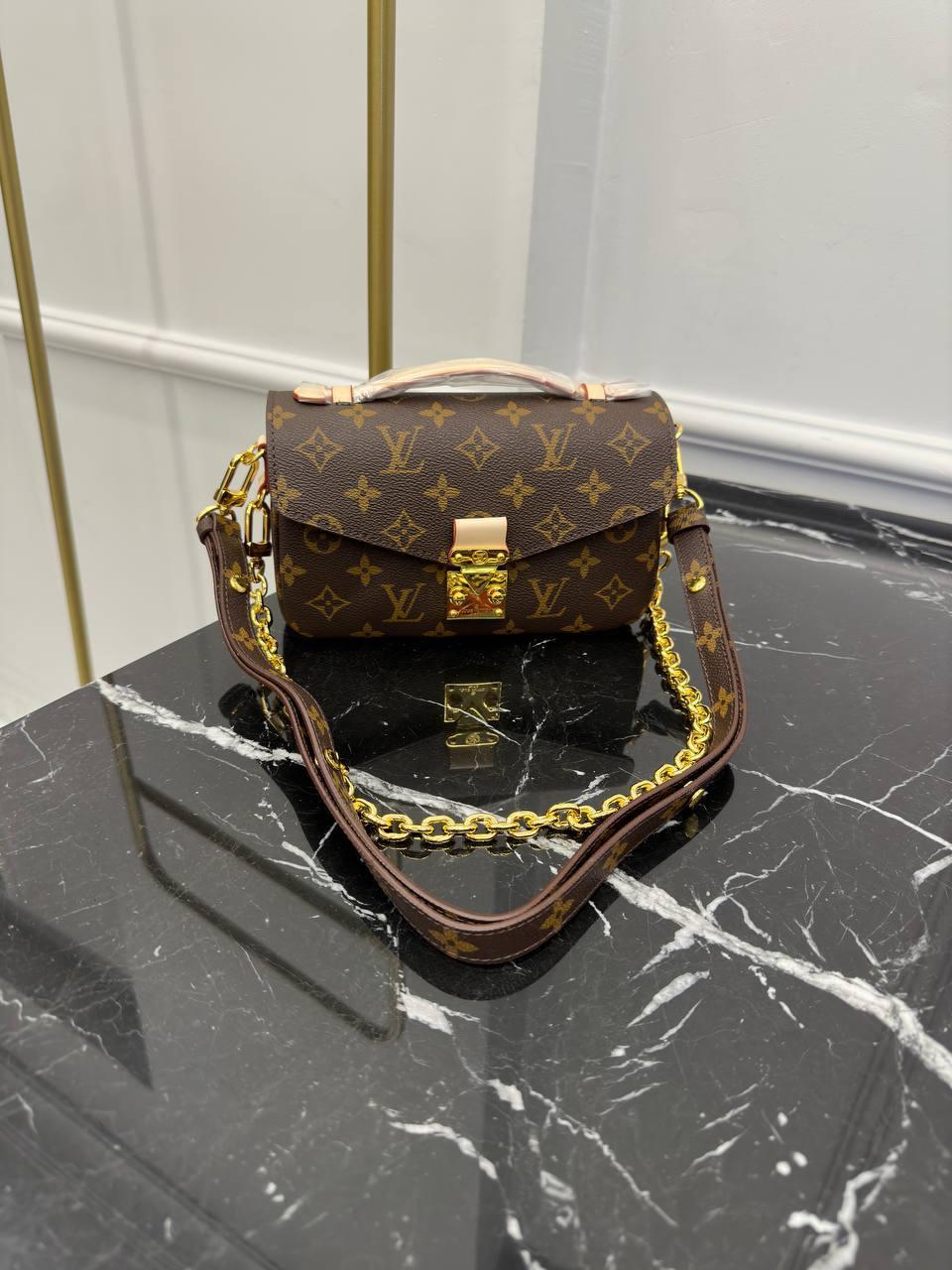 Louis Vuitton Pochette Métis Doğu Batı