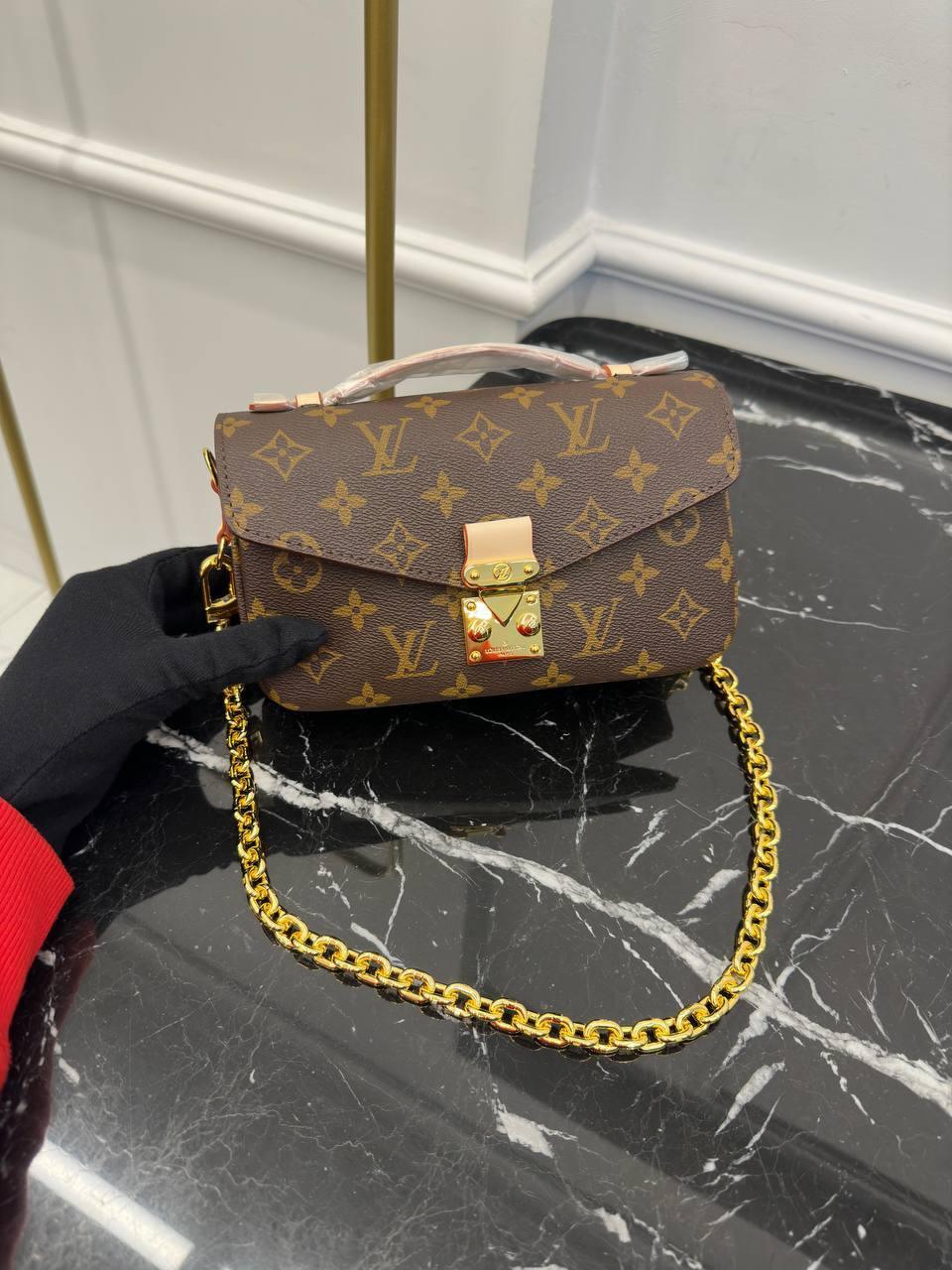 Louis Vuitton Pochette Métis Doğu Batı