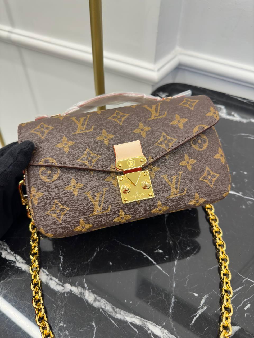 Louis Vuitton Pochette Métis Doğu Batı