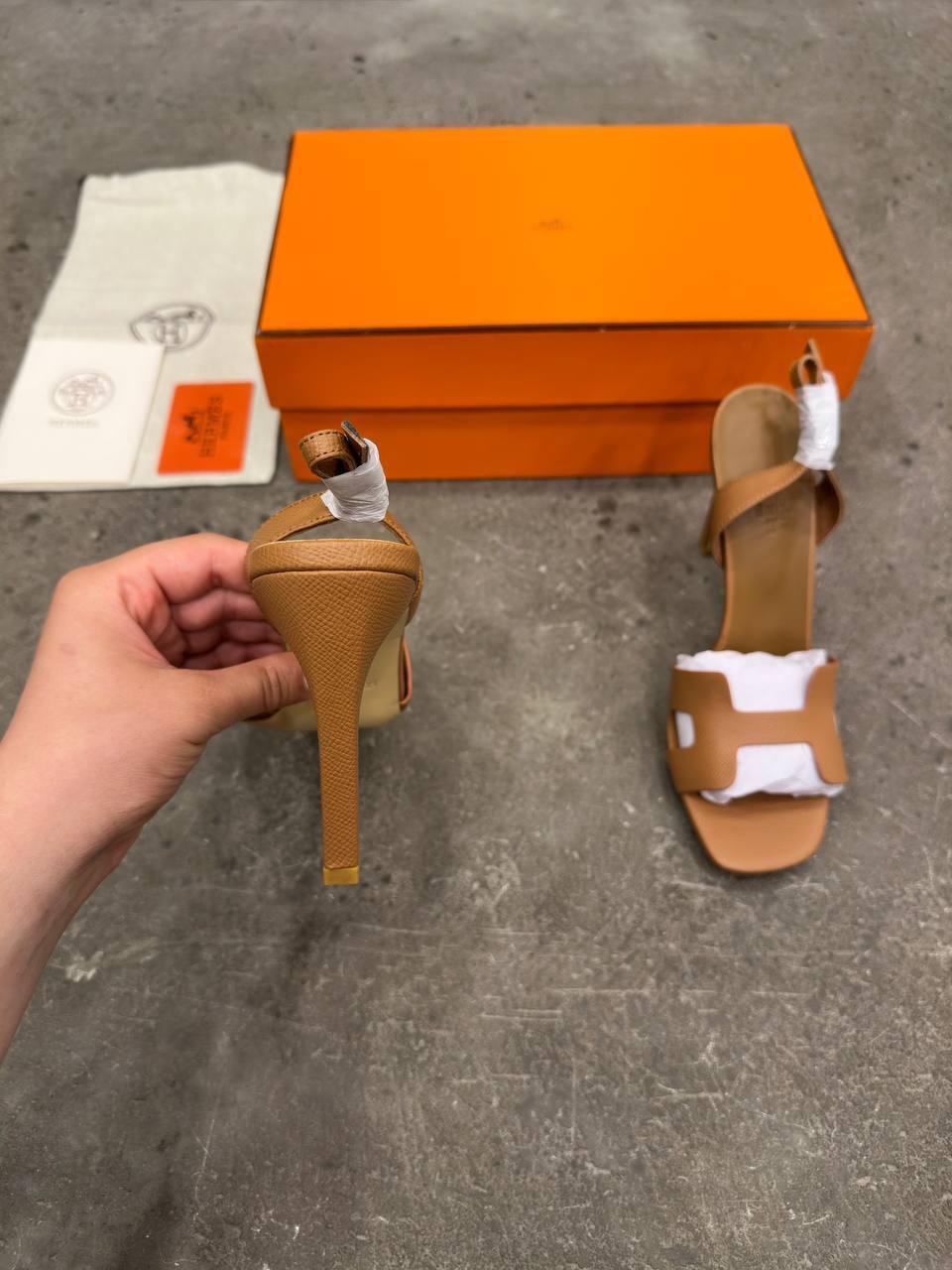 Hermès Ella 105 Sandal Altın