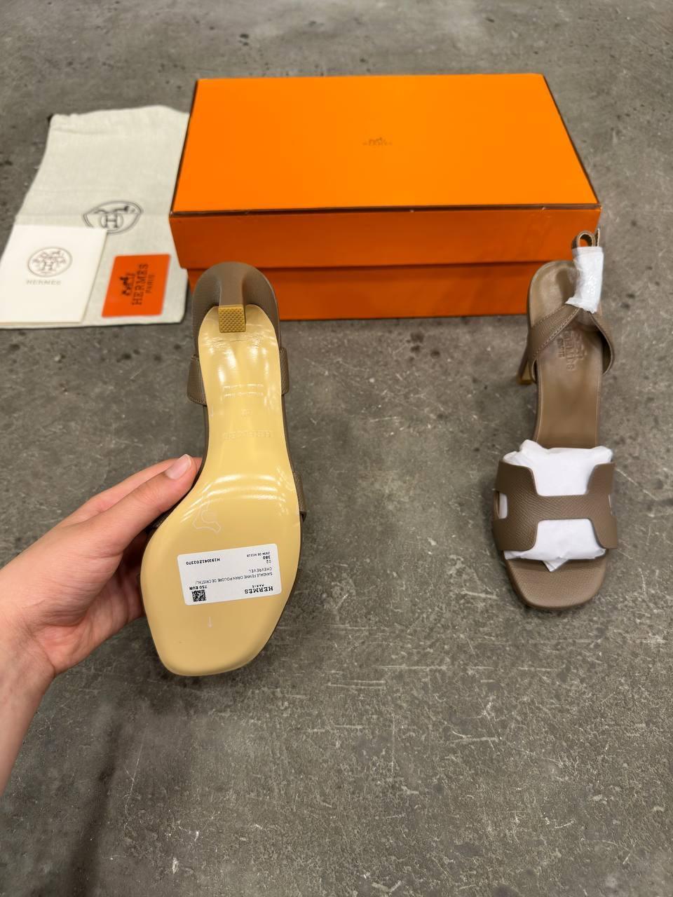 Hermès Ella 105 Sandal Etoupe