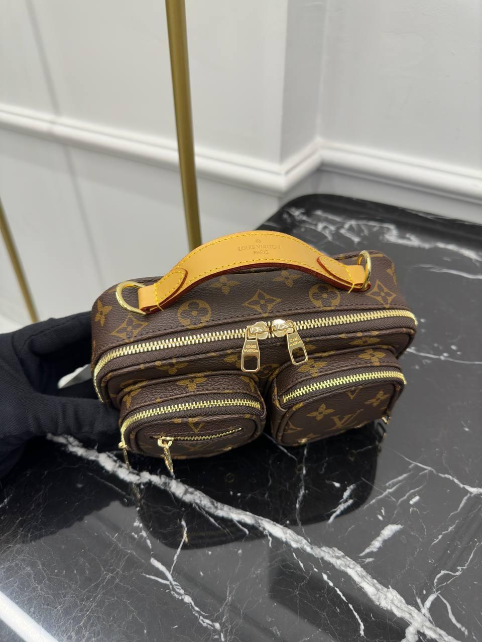 Louis Vuitton Çapraz Utility Deri Çanta