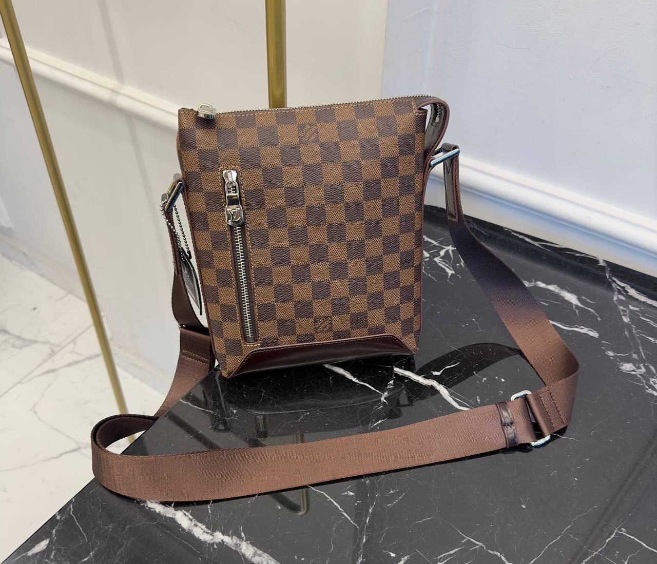 Louis Vuitton Damier Infini Discovery Messenger BB Onyx