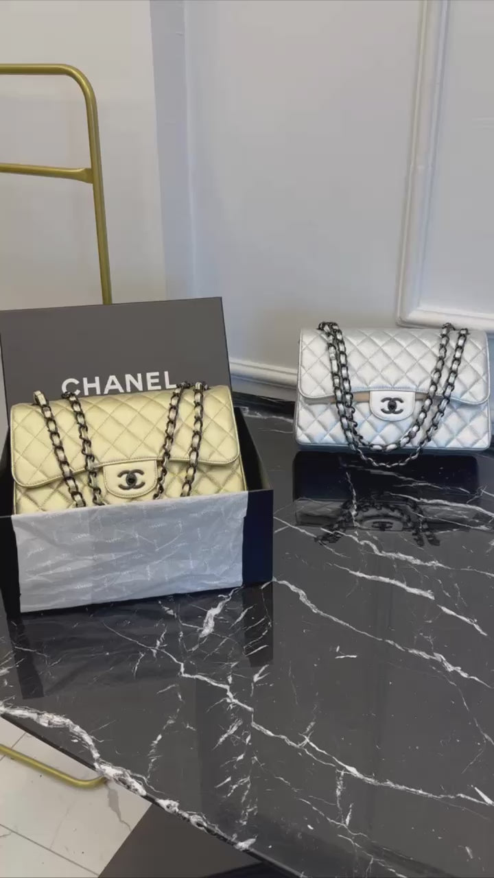 chanel classic flap bag